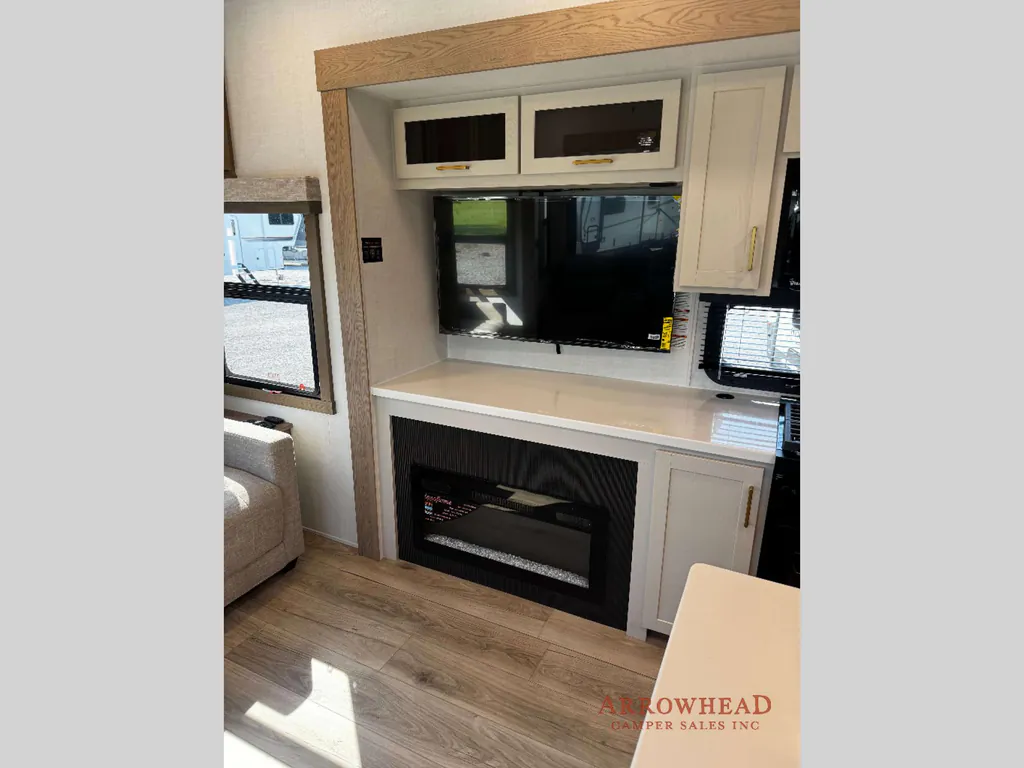 2027 Forest River Rockwood Signature 401SFB, Photos photo 28