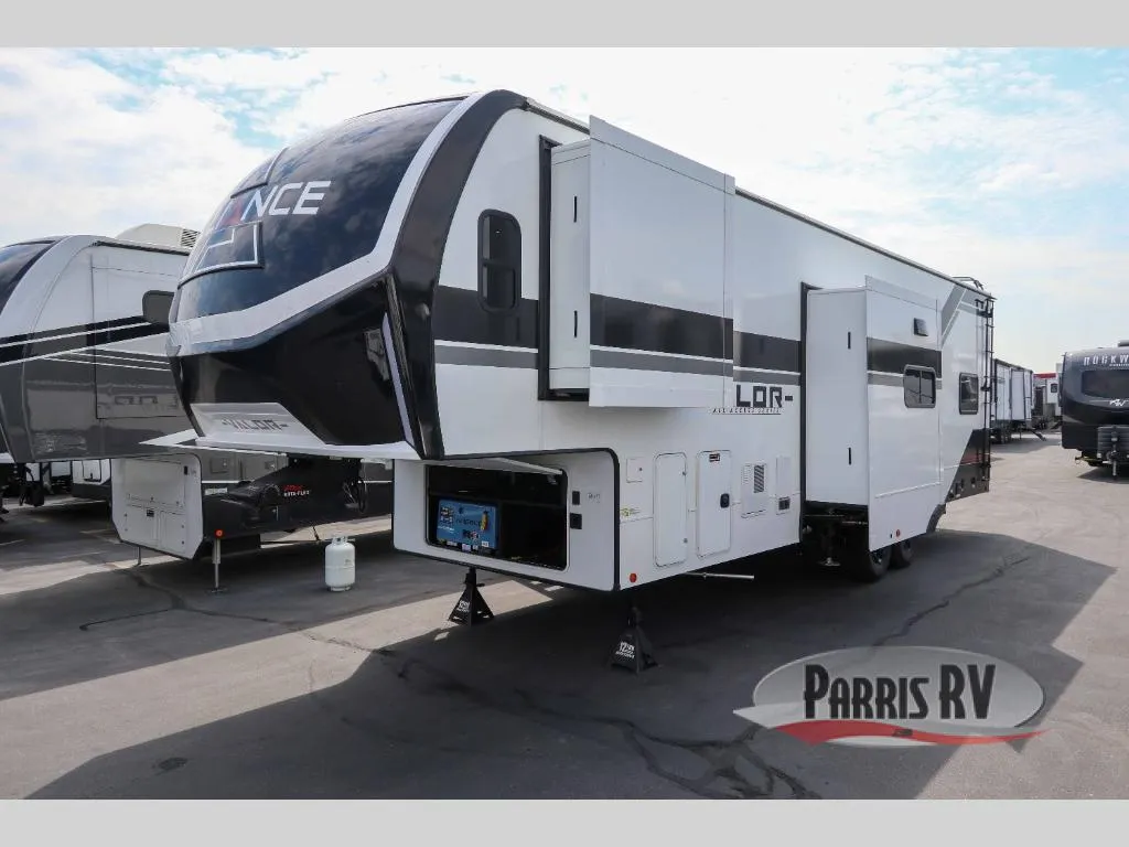 2026 Alliance RV Valor 32A10 - Photo 4