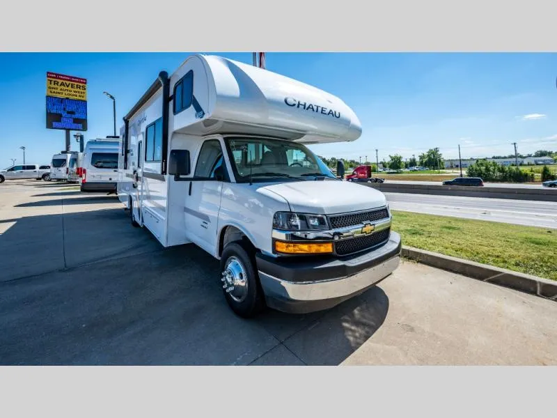 2026 Thor Motor Coach Chateau 28G - Photo 2