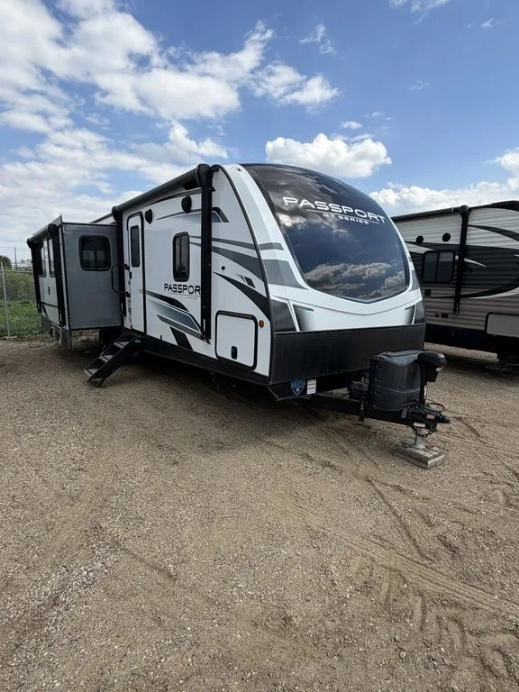 2021 Keystone Passport 2870RL - Photo 2
