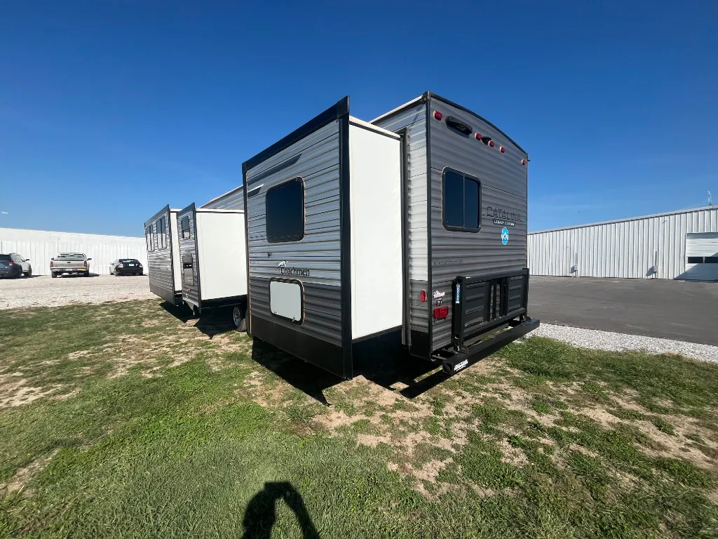 2024 Coachmen Catalina Legacy Edition 333FKTS, Photos photo 6