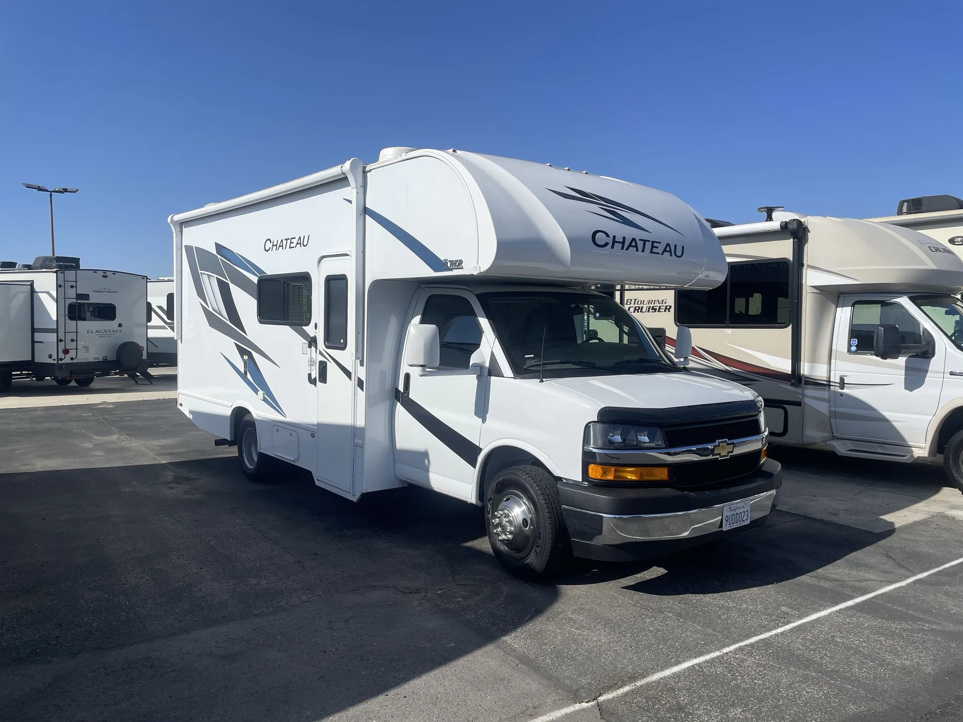 2025 Thor Motor Coach Chateau 22Z - Photo 2
