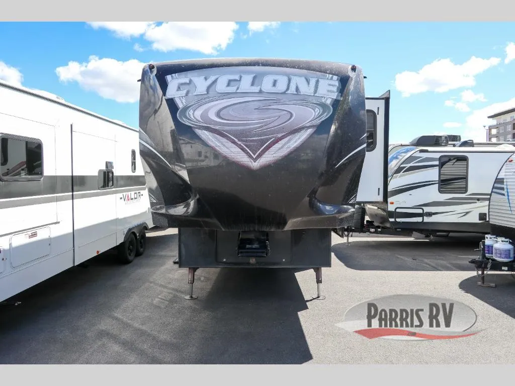 2015 Heartland Cyclone 3010 - Photo 3