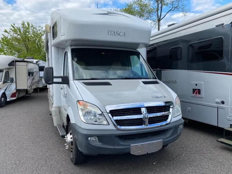 2010 Itasca Navion 24K - Photo 4