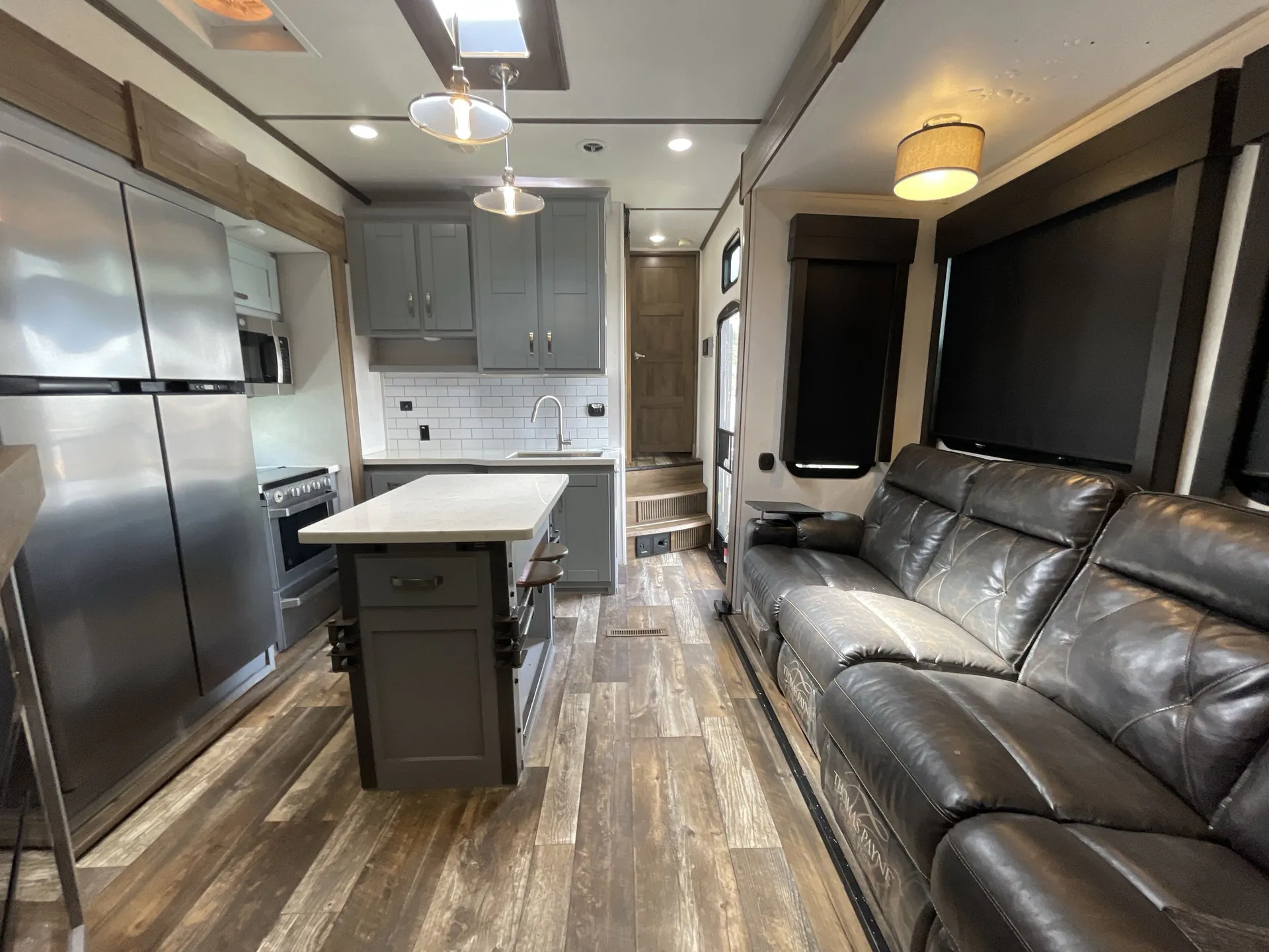 2020 Keystone Fuzion 373 — living area main