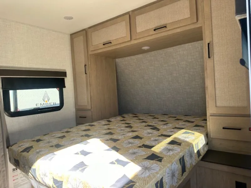 2026 Ember RV E-Series 22MLQ - Photo 4