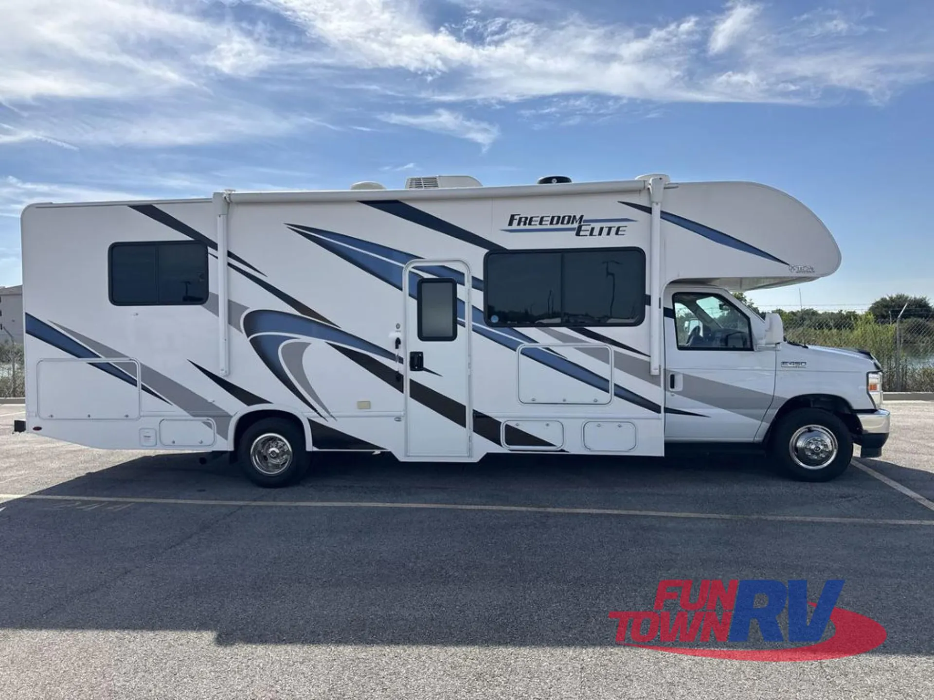 2023 Thor Motor Coach Freedom Elite 28HE - Photo 3