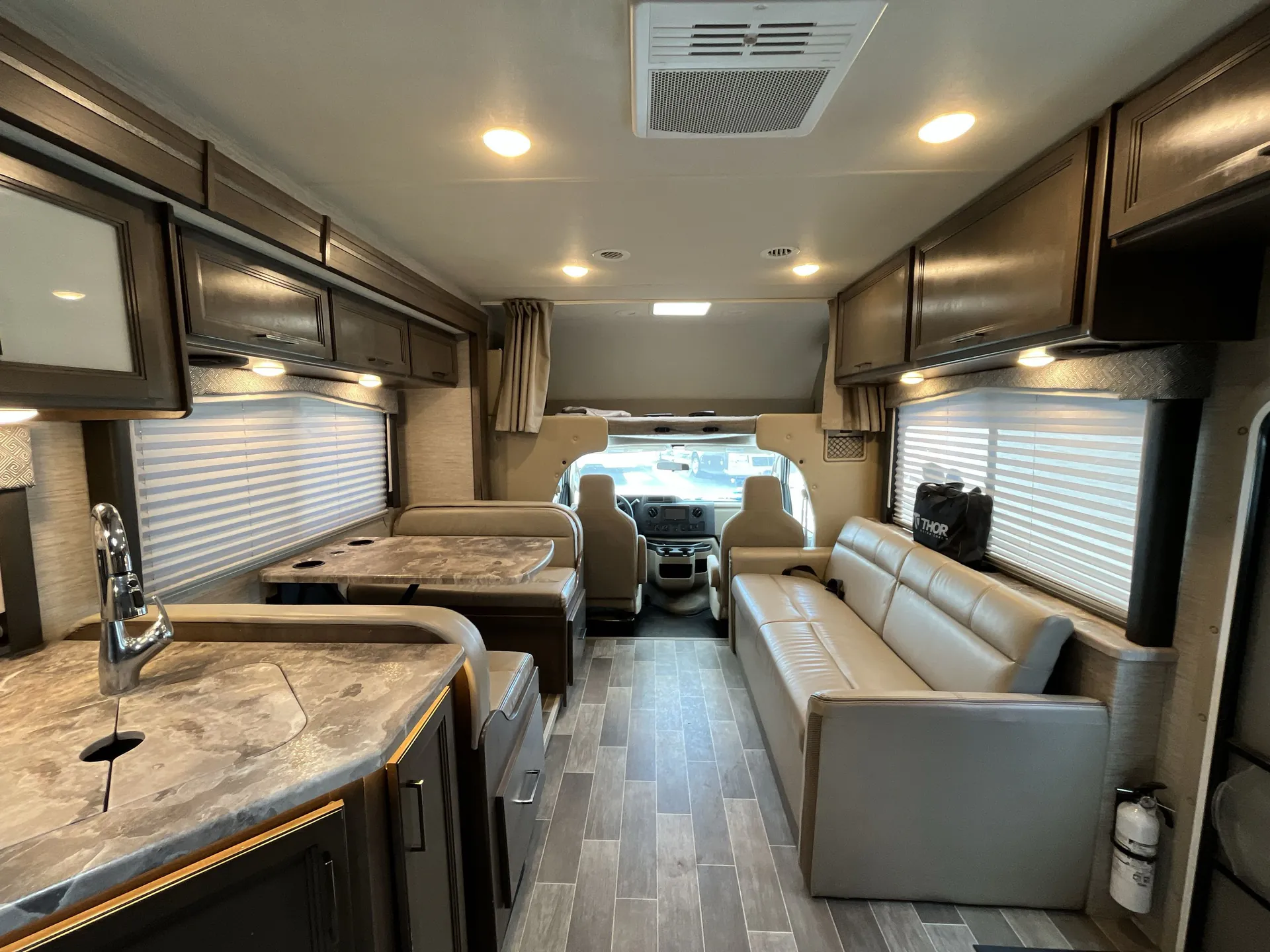 2022 Thor Motor Coach Chateau 31EV — living area main