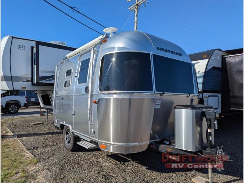 2025 Airstream Caravel 16RB - Photo 2