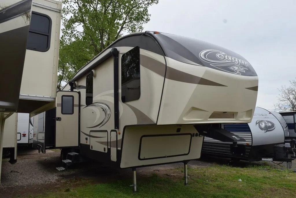2017 Keystone Cougar 327RLK - Photo 4