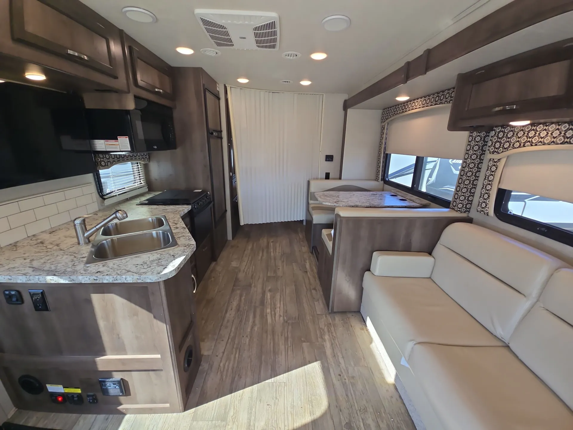 2018 Jayco Alante 26X — living area main