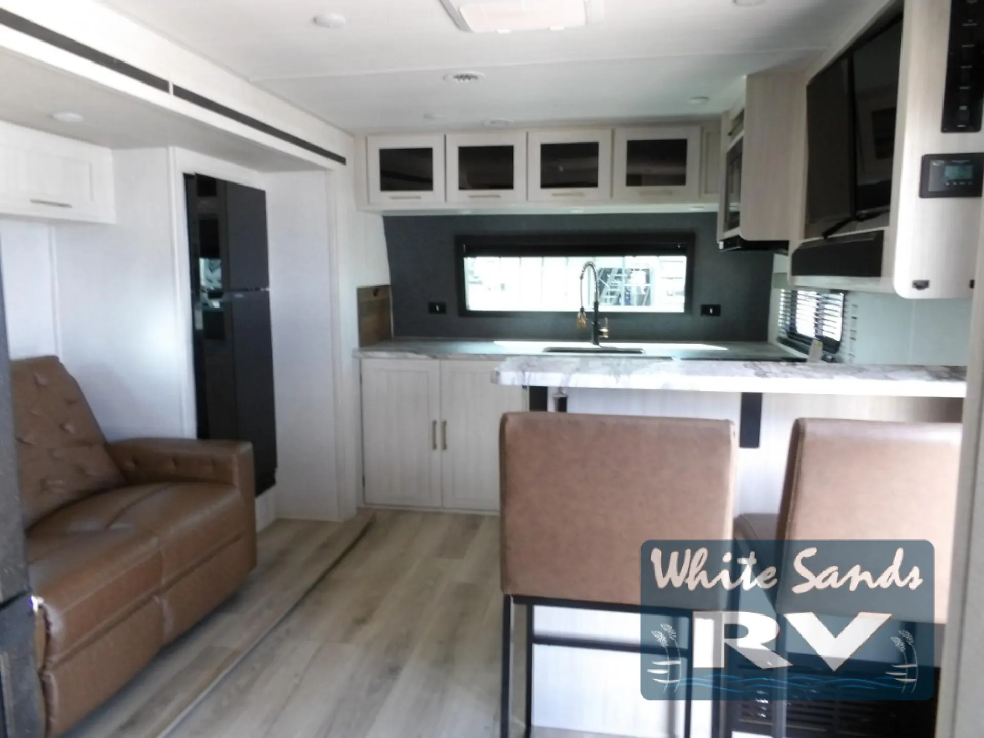2024 Forest River Grand Surveyor 268FKBS - Photo 4