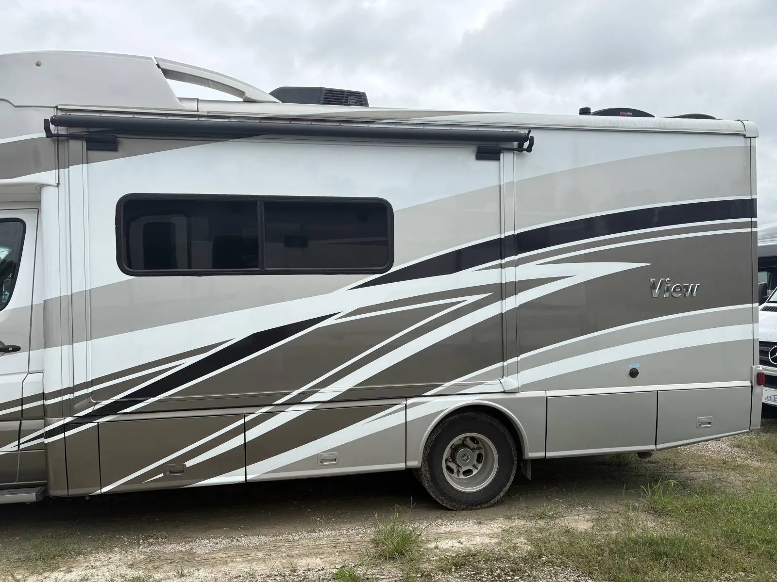 2018 Winnebago View 24J - Photo 3