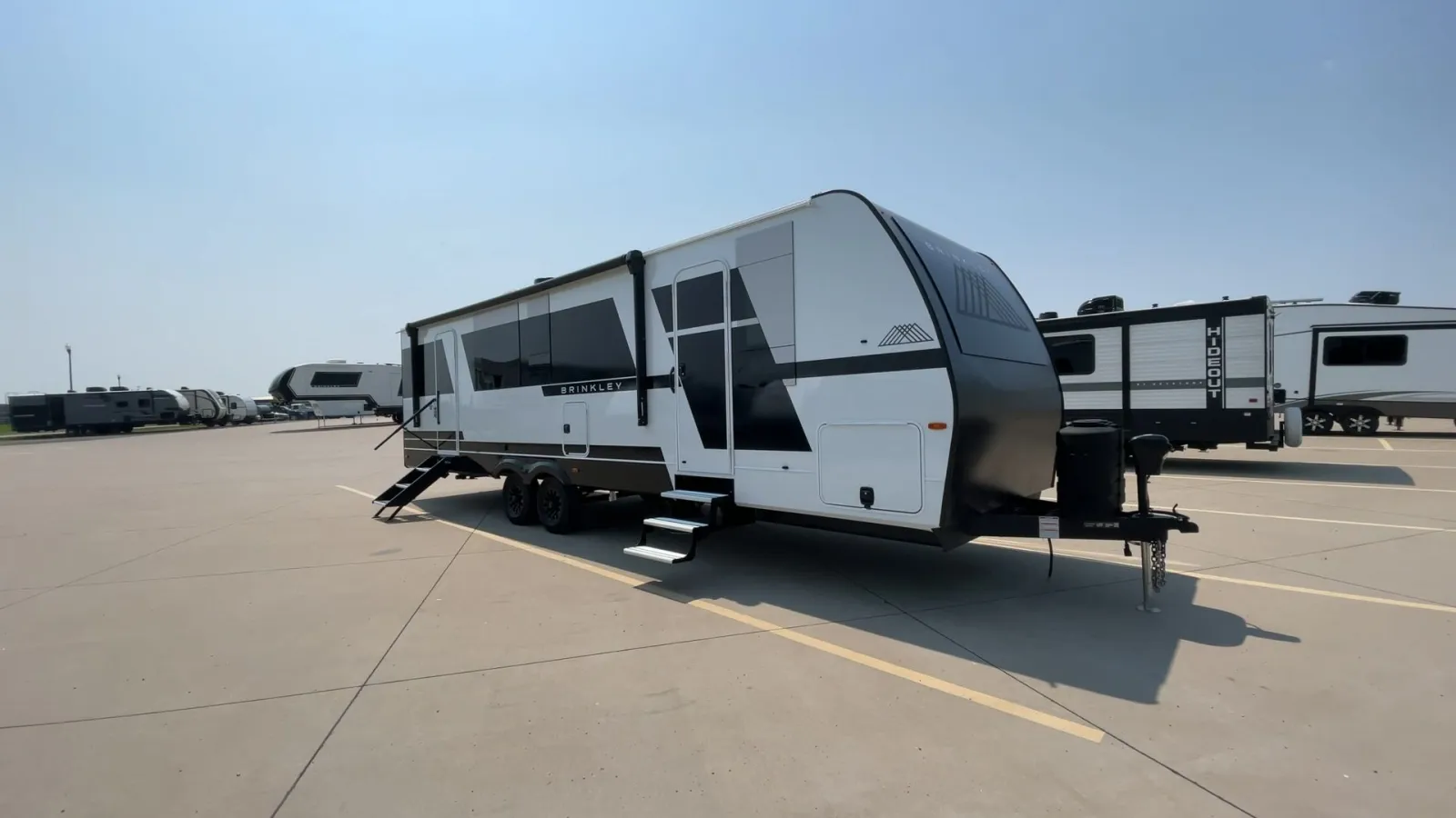 2027 Brinkley MODEL I 294 - Photo 2