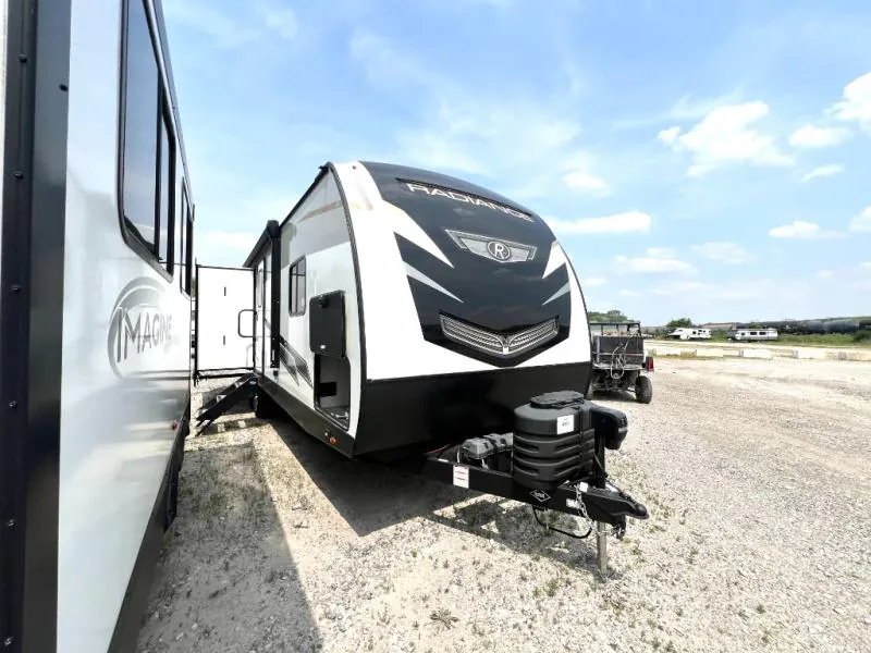 2024 Cruiser RV Radiance 27RE - Photo 4