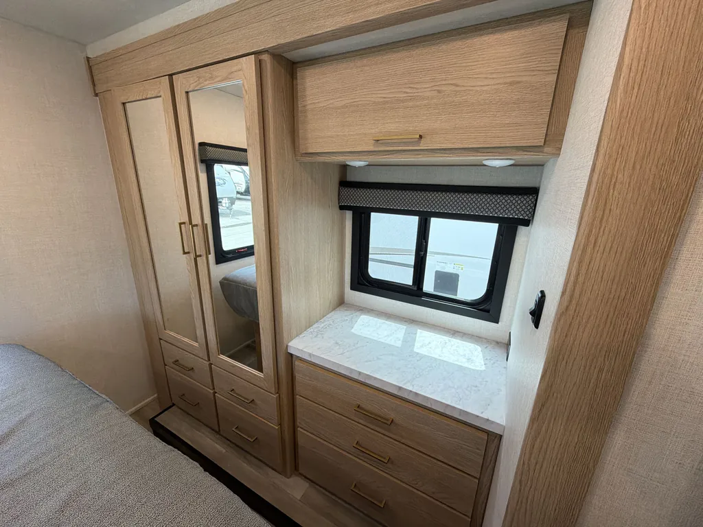 2027 Thor Motor Coach Freedom Elite 31FE, Photos photo 21