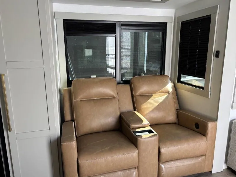 2026 Brinkley Model Z 2810, Photos photo 10