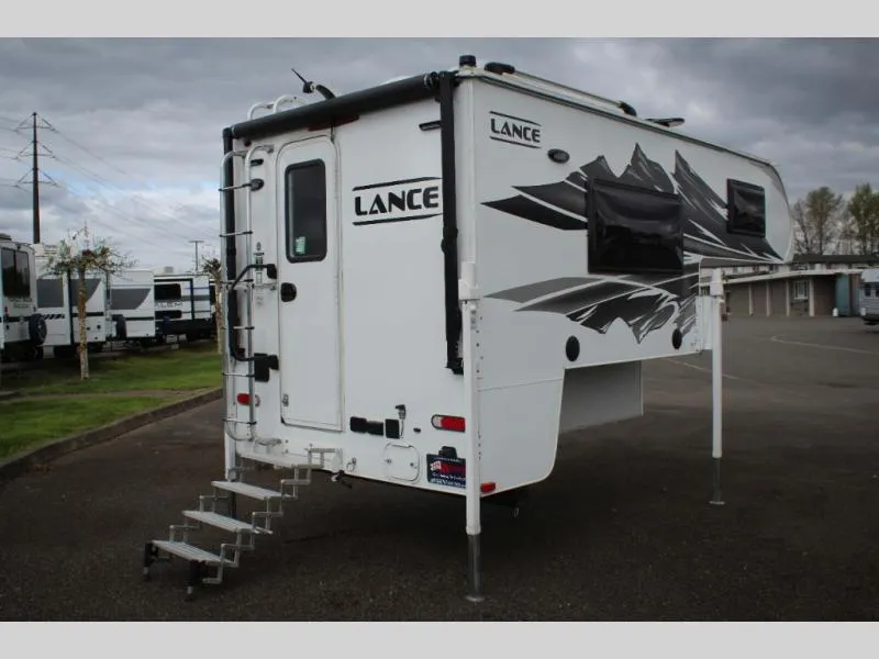 2026 Lance Lance Truck Campers Used    825 - Photo 4