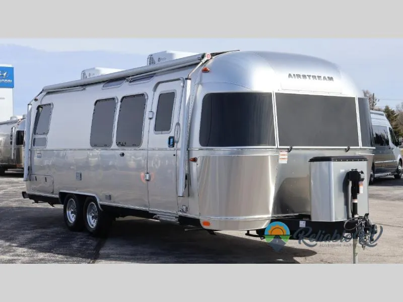 2026 Airstream International 28RB - Photo 2