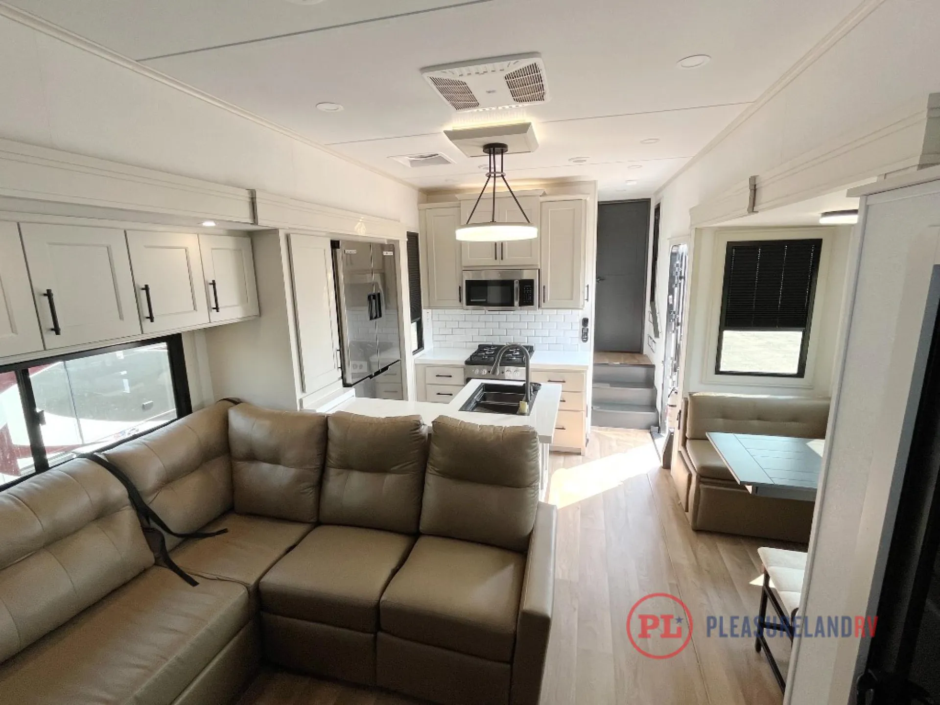 2026 Grand Design Solitude 414LJMJ - Photo 4