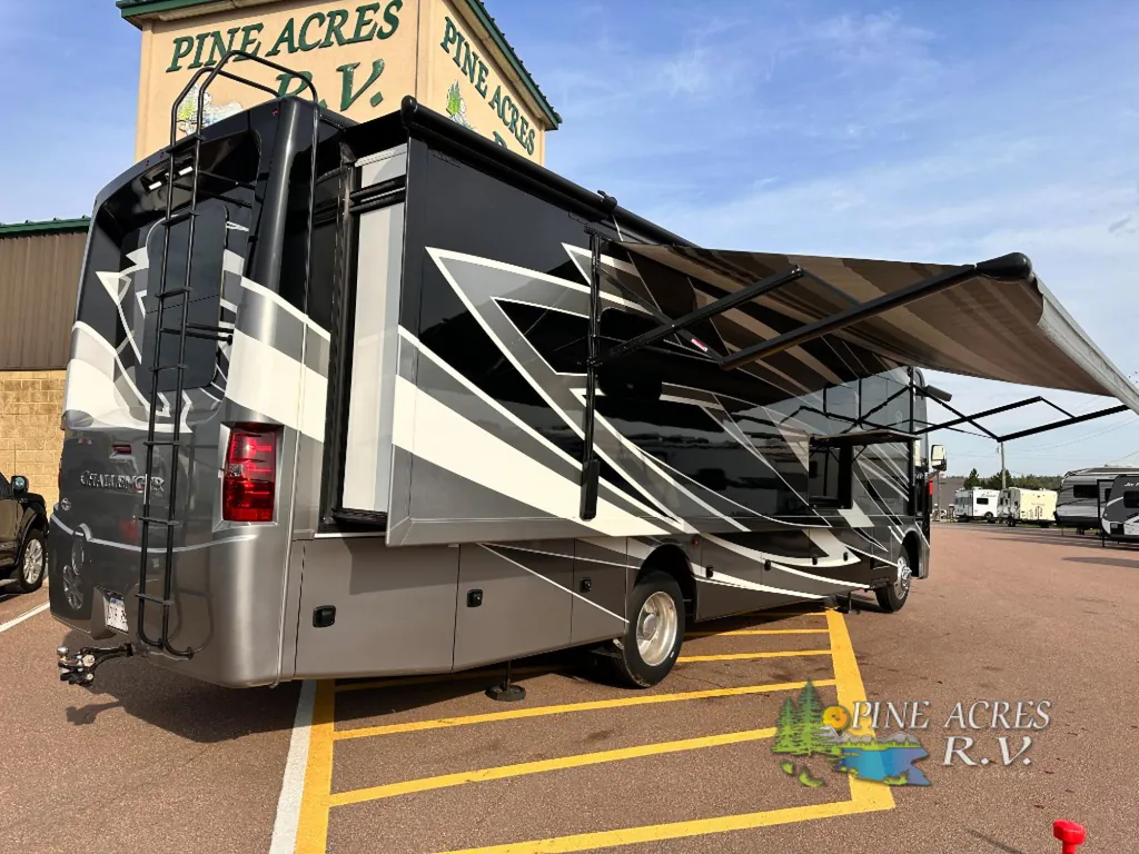 2022 Thor Motor Coach Challenger 35MQ, Photos photo 5