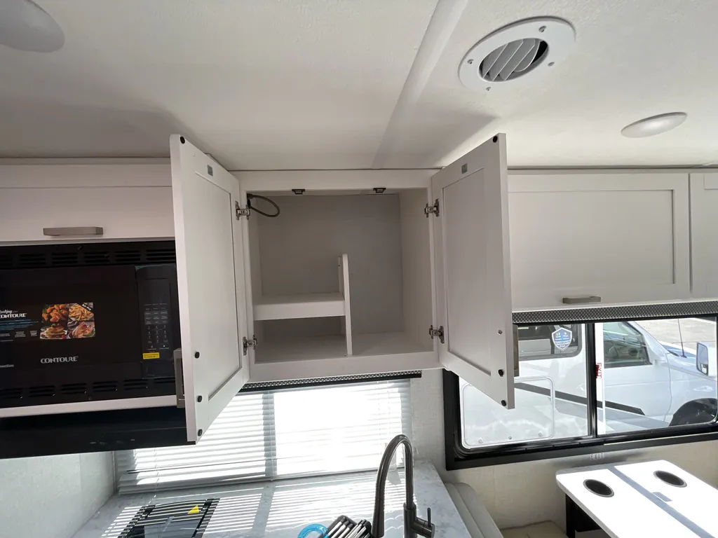 2026 Thor Motor Coach Freedom Elite 28HZ, Photos photo 12