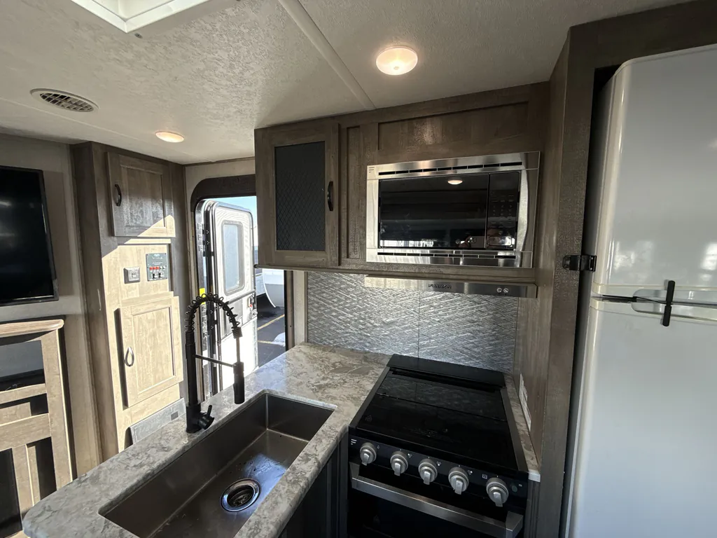 2020 Forest River Vibe 32BH, Photos photo 11