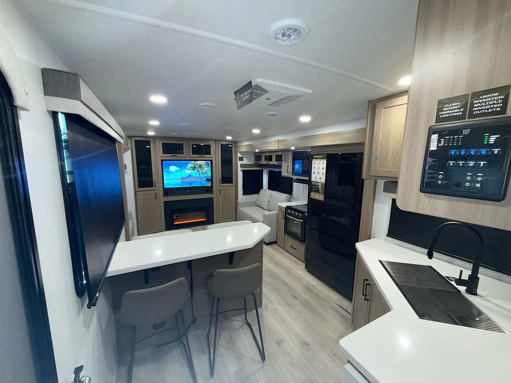 2027 Forest River Rockwood Ultra Lite 2921RL, Photos photo 15