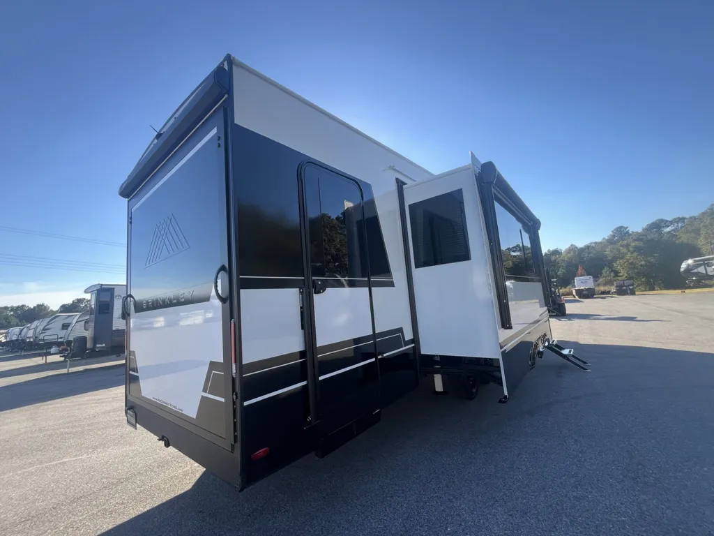 2026 Brinkley Model Z 3420, Photos photo 5