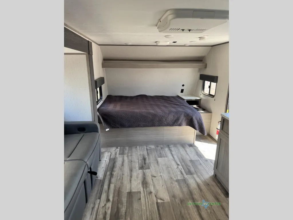 2023 Dutchmen Coleman Lantern LT 18FQ, Photos photo 16