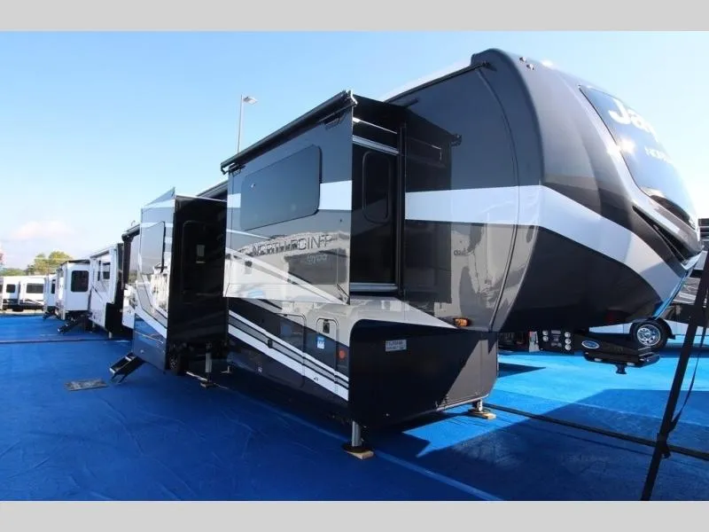2026 Jayco North Point 382FLRB - Photo 3