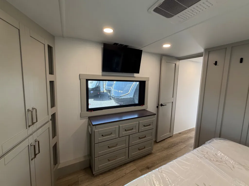2026 Brinkley Model Z 3600, Photos photo 14