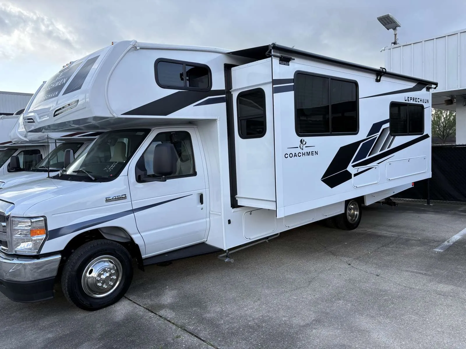 2026 Coachmen Leprechaun 260MB - Photo 3