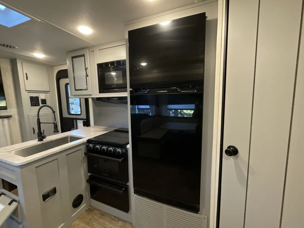 2022 Forest River Vibe 32BH, Photos photo 8