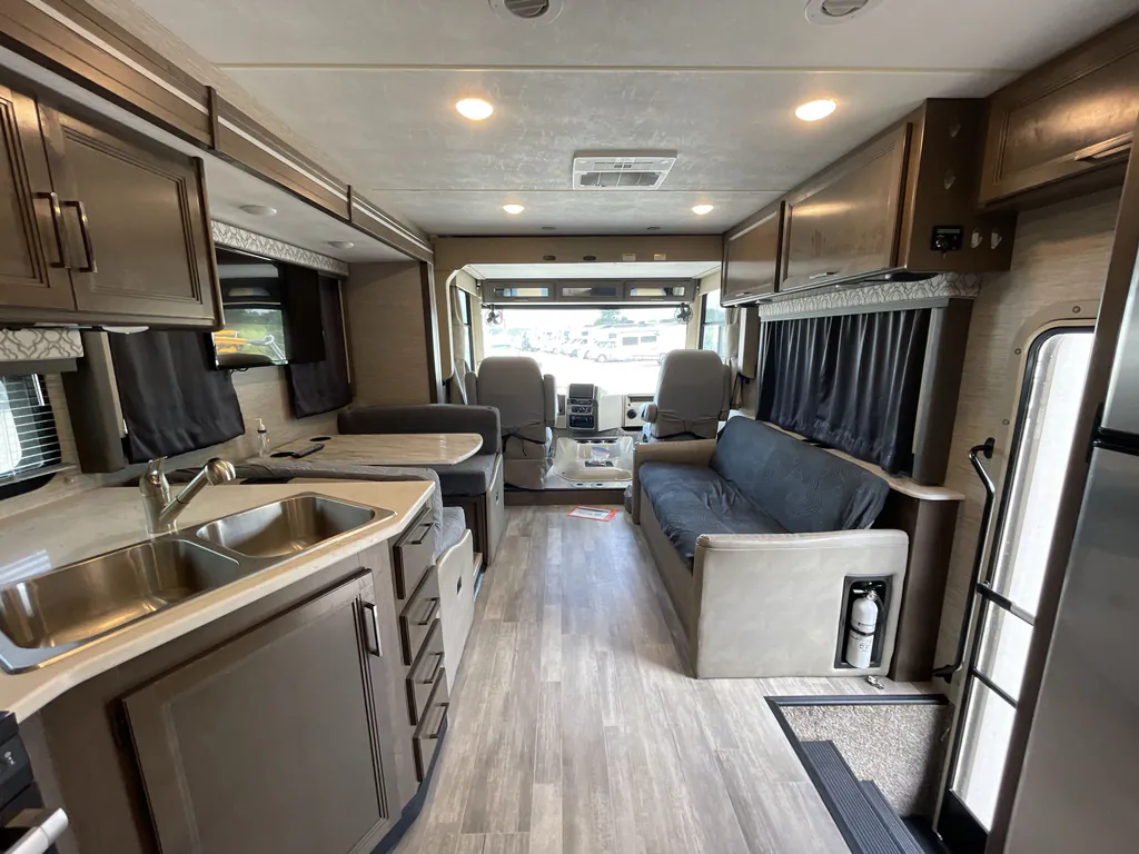2022 Thor Motor Coach Freedom Traveler A32, Photos photo 3