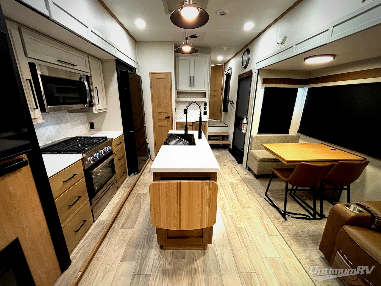 2025 Forest River Sandpiper 3880BH — Photo 5