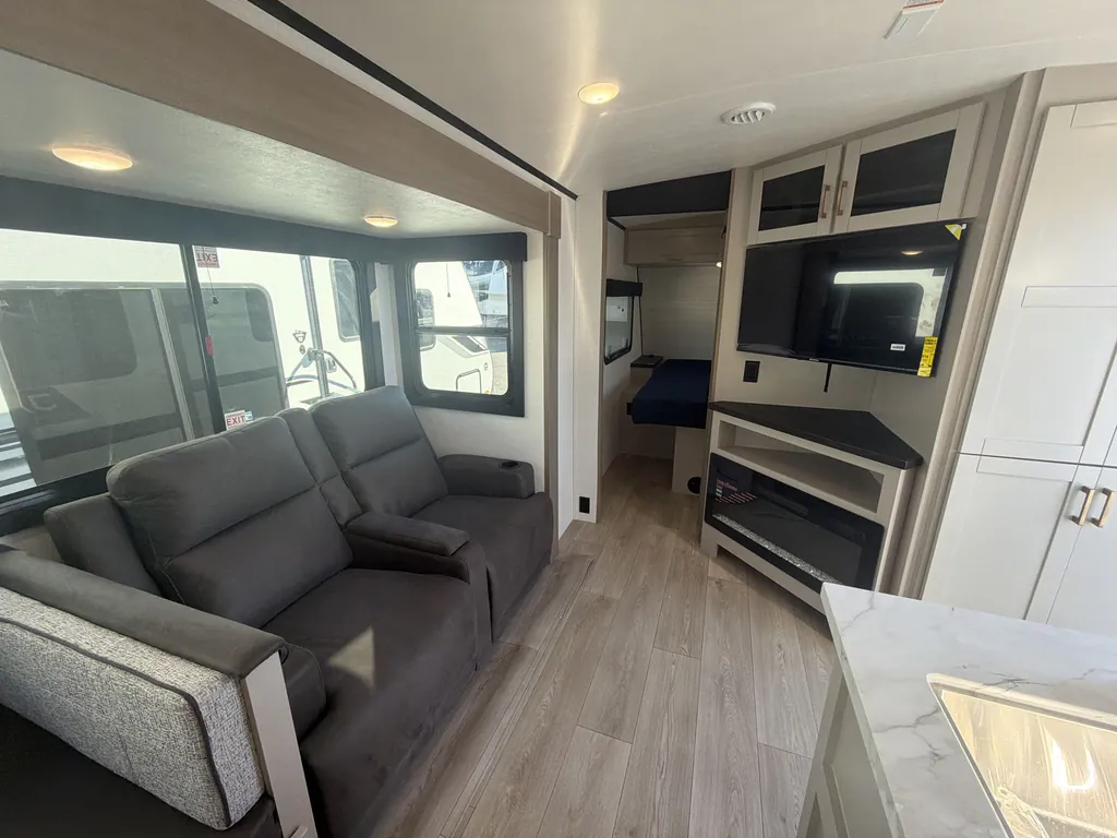2027 Jayco Jay Feather 29BHB, Photos photo 10
