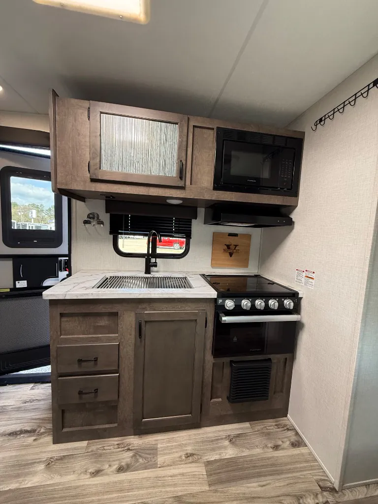 2023 Venture RV Sonic SN211VDB, Photos photo 27