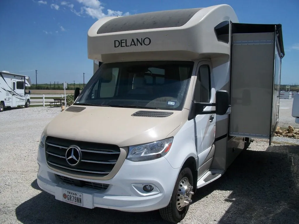 2021 Thor Motor Coach Delano 24FB - Photo 2