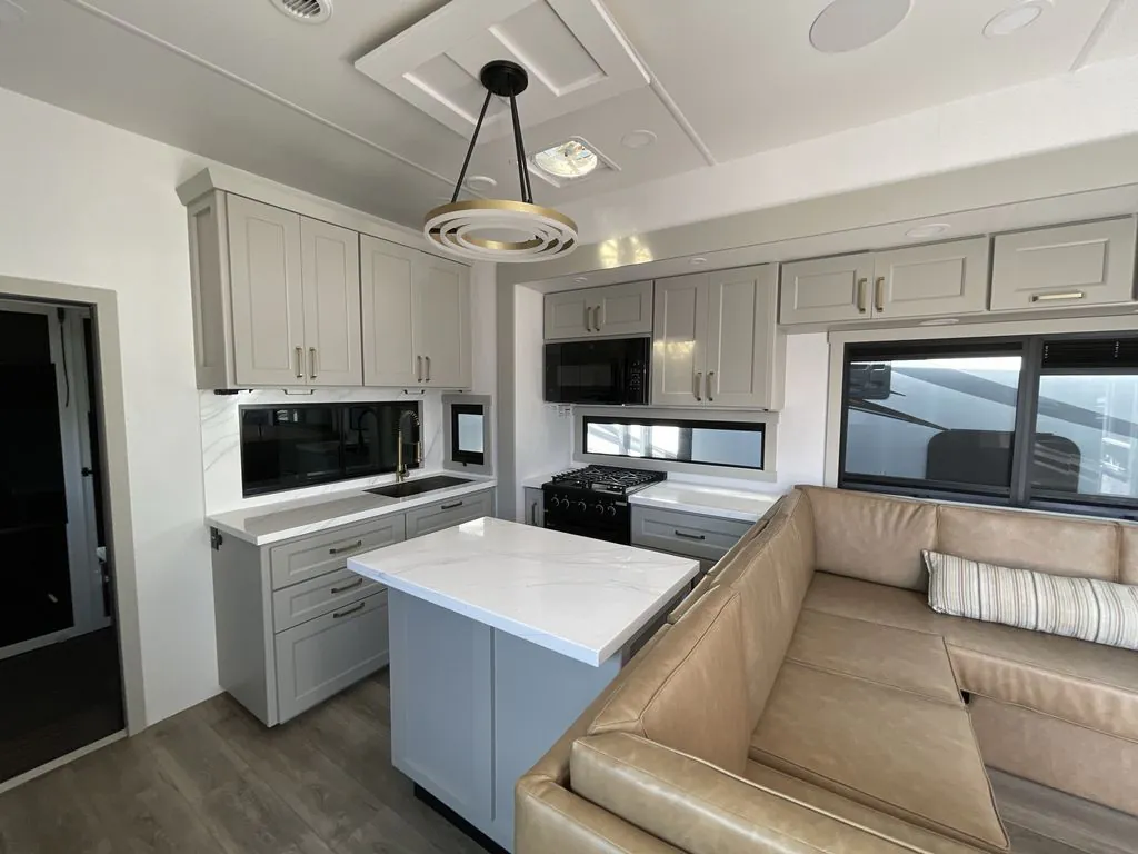 2025 Brinkley Model G 3250, Photos photo 13