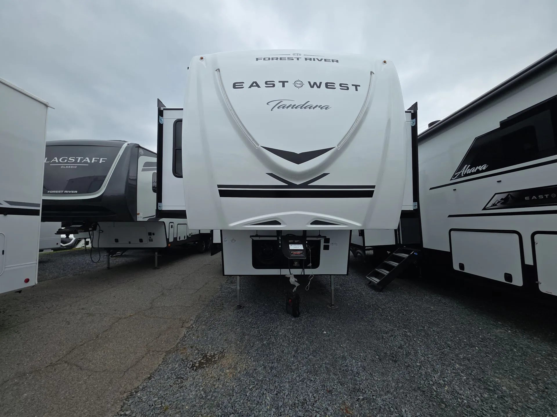 2026 East to West Tandara 390FL - Photo 4