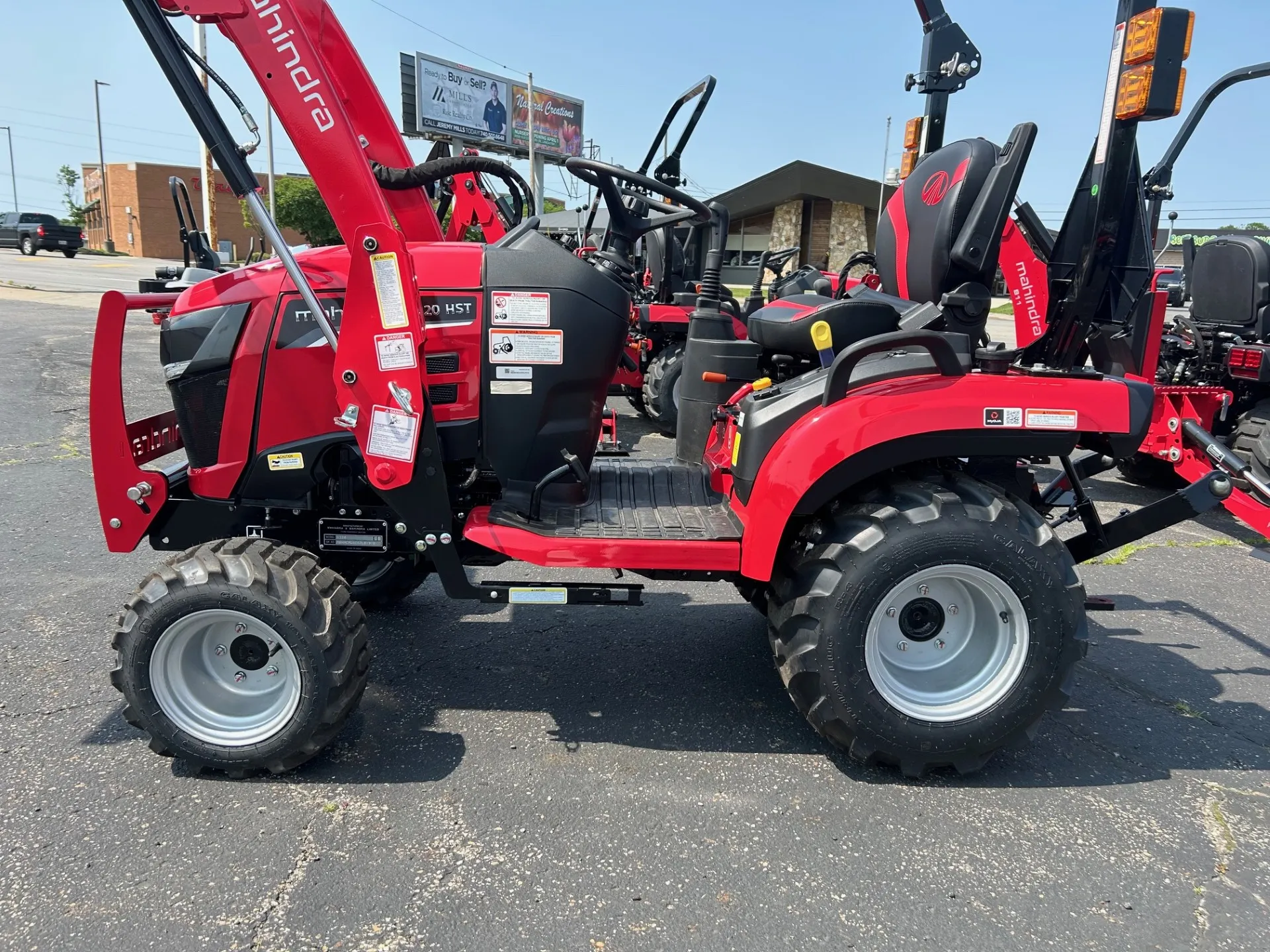 2026 Mahindra 1120 1120 HST - Photo 2