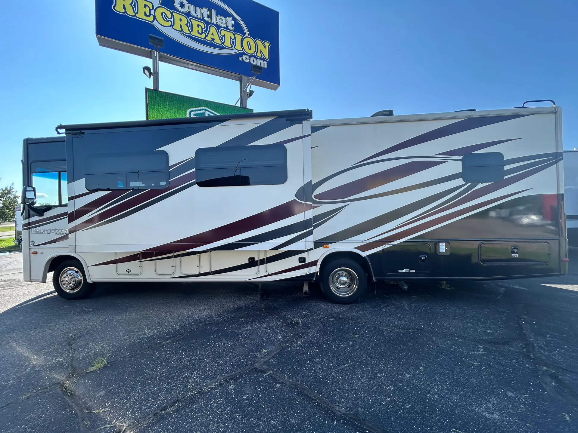 2015 Forest River Georgetown 328TS - Photo 2