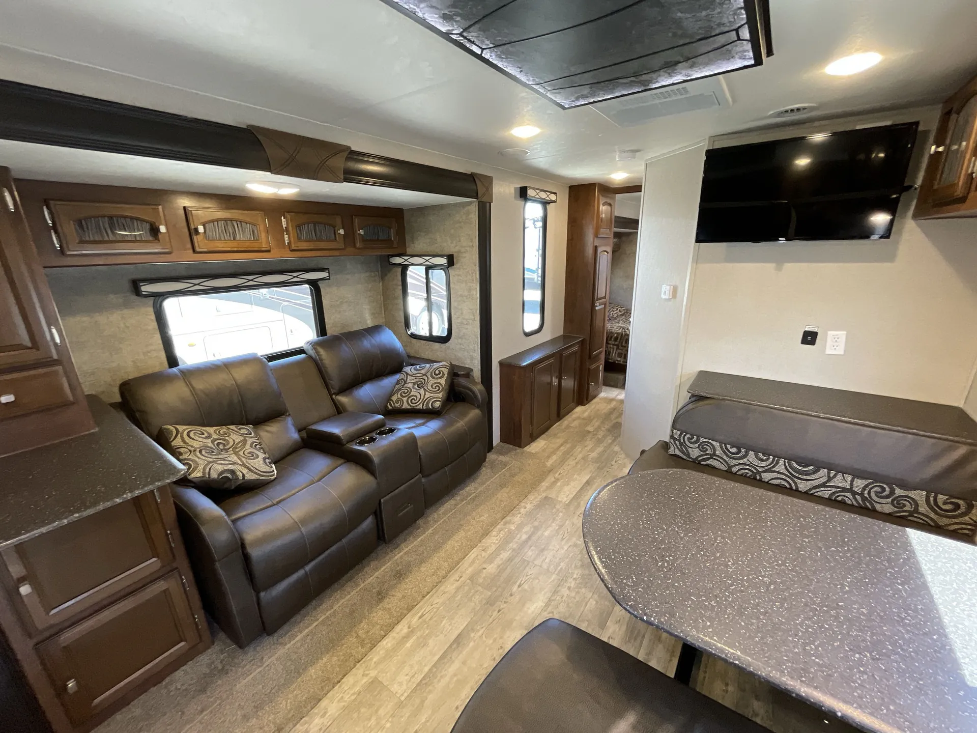 2018 Coachmen Freedom Express Liberty Edition 276 RKDSLE — living area main