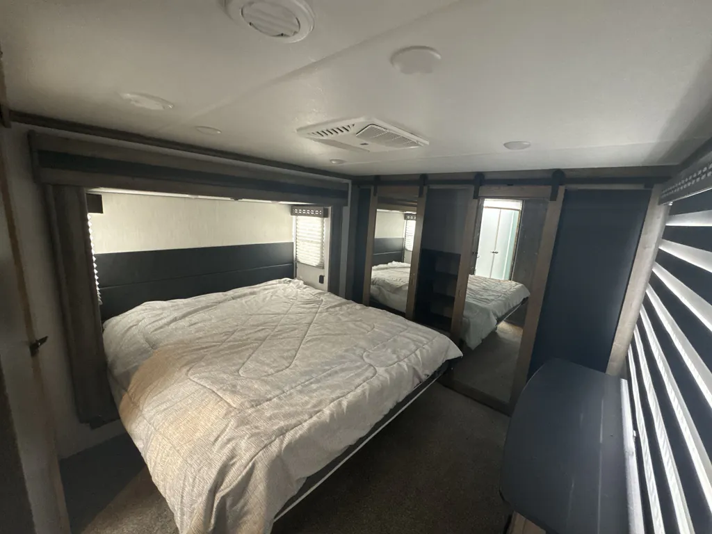 2021 Forest River Rogue Armored 351G2, Photos photo 12