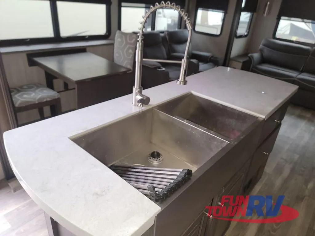 2023 Forest River Cardinal Luxury 380RLX, Photos photo 20