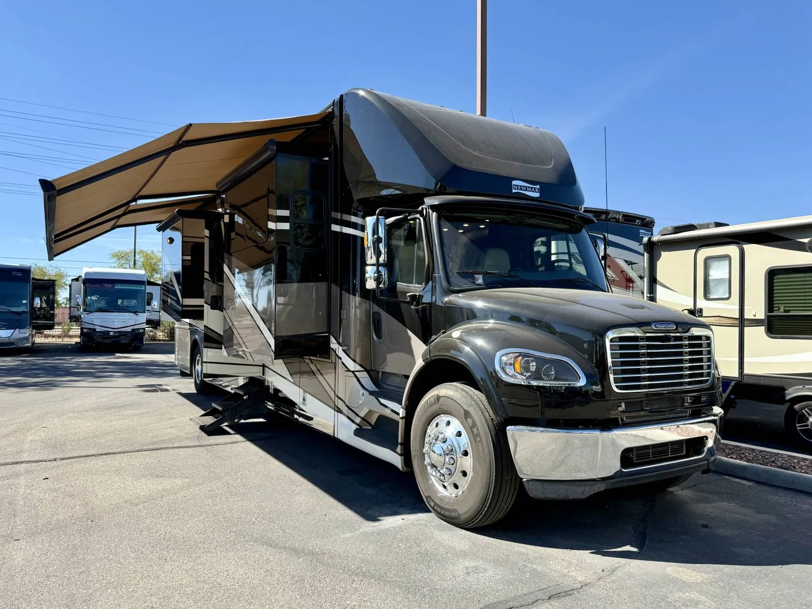 2023 Newmar Super Star 4059 - Photo 2