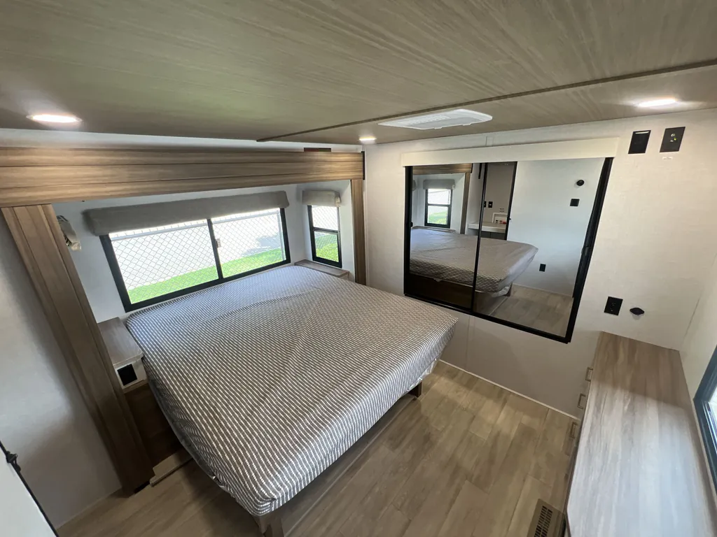 2027 Forest River Vibe 3400SB, Photos photo 15