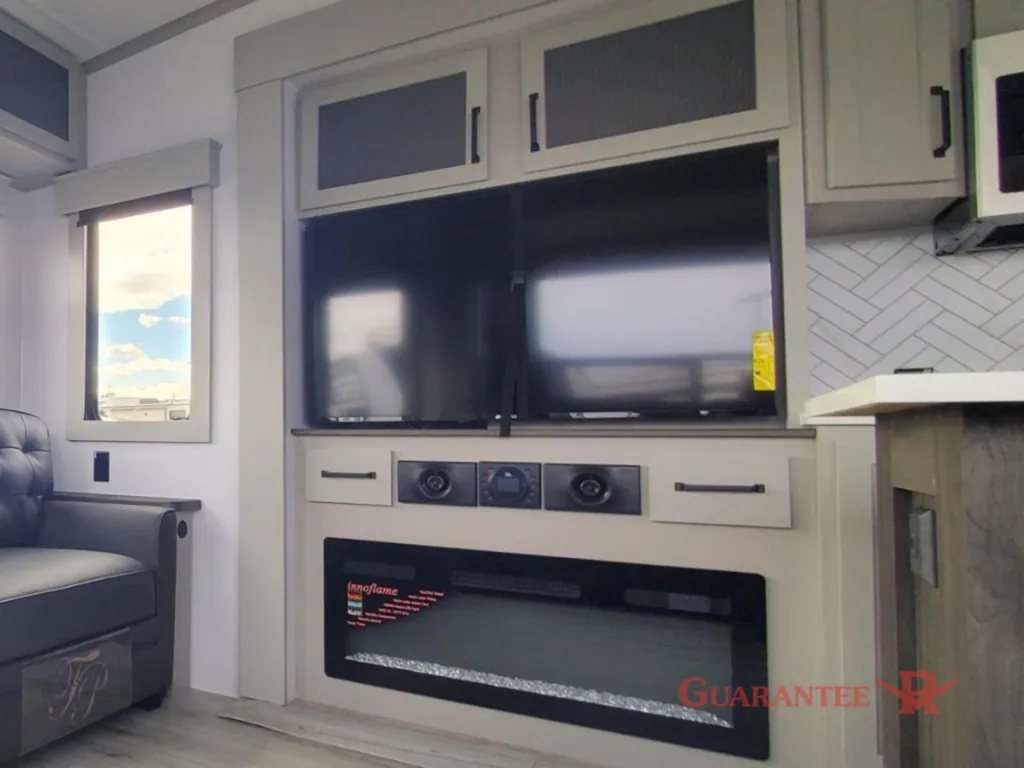 2026 Keystone Montana High Country 385BR, Photos photo 10