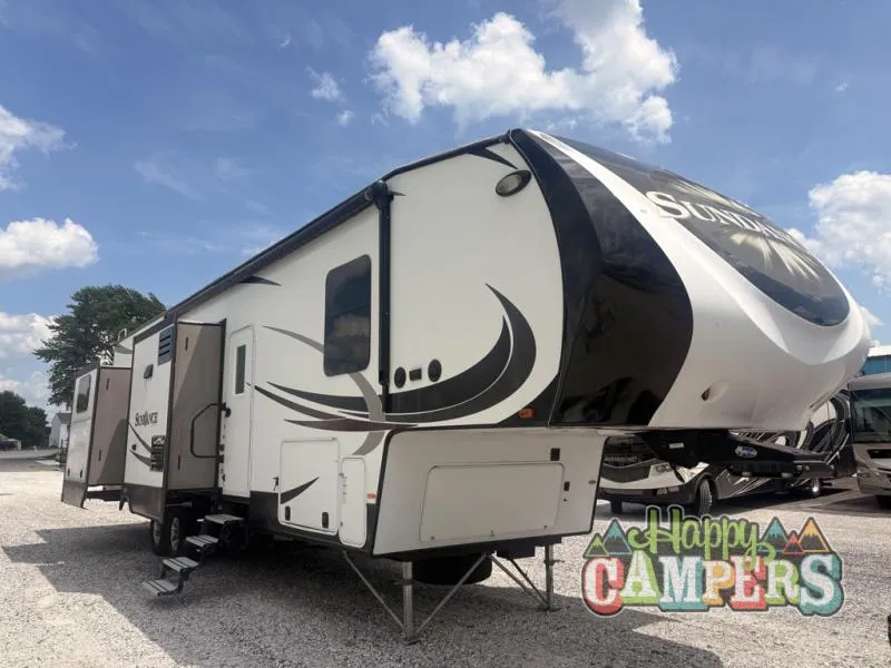 2016 Heartland Sundance 3700RLB - Photo 4
